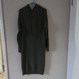 Elegant Green Midi Sweater Dress